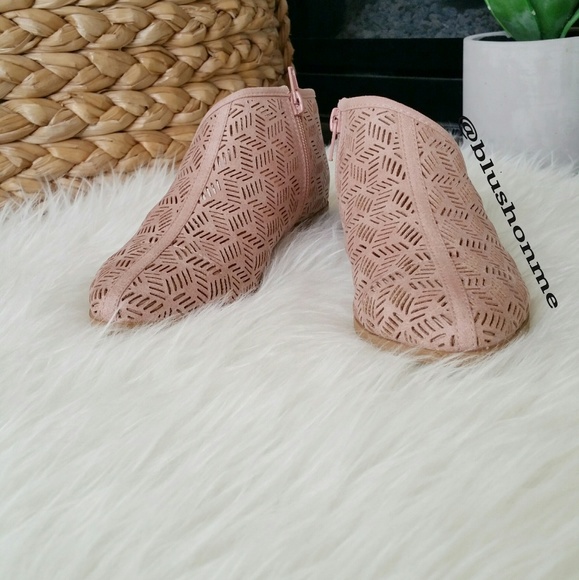 Side Cut Laser Cut Out Flats - Picture 3 of 5